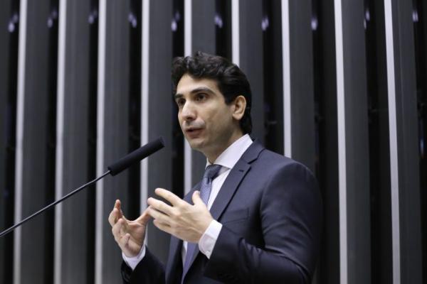 Galípolo justifica alta de juros, mas omite responsabilidade de Lula