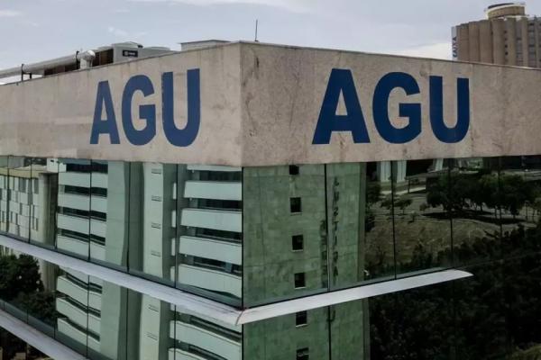 AGU não quer Bolsonaro e Michelle indenizados por mentira de Lula