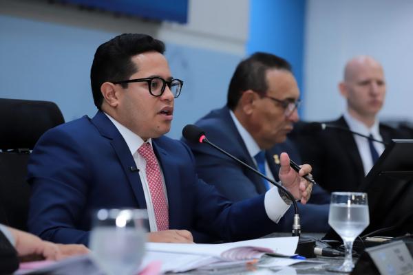 CÂMARA CG COMPLETA 100 DIAS BUSCANDO SOLUÇÕES PARA OS PROBLEMAS DA CAPITAL