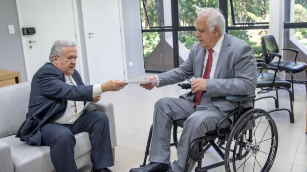 Presidente do TCE-MS recebe convite para Congresso Nacional de Juristas Católicos