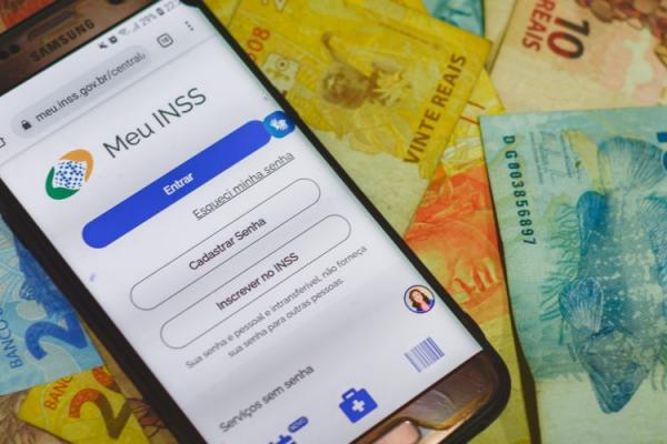 INSS: Governo pagou viagens de assessor de Motta