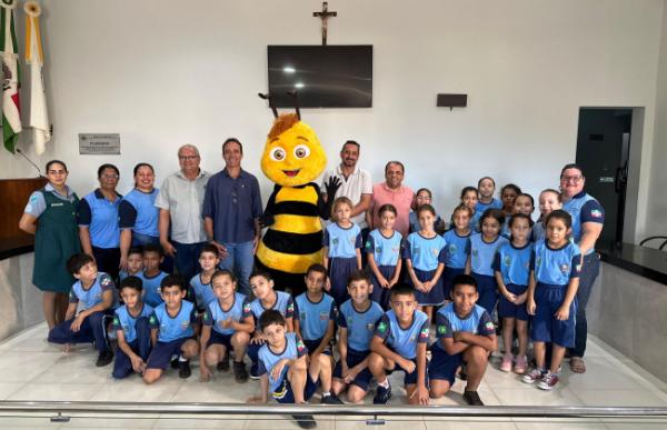Alunos da escola Aurelino Ataíde de Brito realizaram visita à Câmara Municipal 