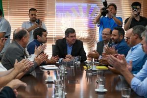 Alcinópolis apresenta projetos para pavimentar serras