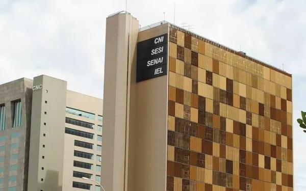 CNI: Indústria encolheu no PIB por juros altos e mais importações