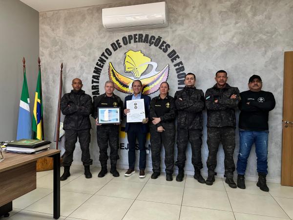 Coronel David entrega Moção de Congratulação ao DOF pelos 38 anos da corporação