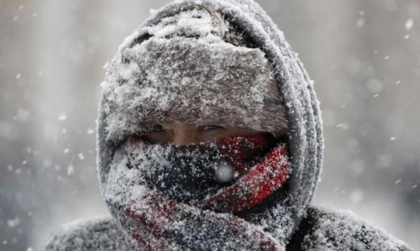 Como o corpo humano reage ao frio extremo?
