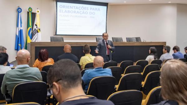 TCE-MS orienta servidores municipais sobre elaboração do Plano Plurianual