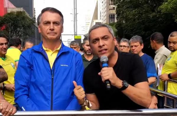 Saiba o que Gustavo Gayer e Jair Bolsonaro discursaram em inglês