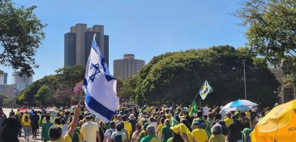 Oposição celebra atos pró-Bolsonaro em diversos Estados