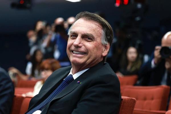 Saiba o que tinha no pen drive apreendido na casa de Bolsonaro