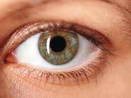 Como a cor dos olhos pode mudar com a idade ou doenças?