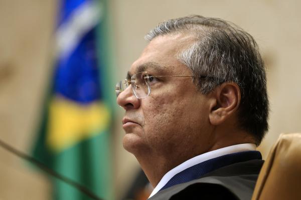 Dino mantém processo de desafeto e alivia Rui Costa