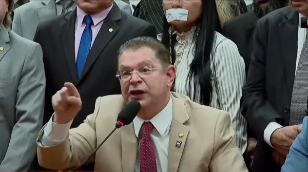 PL vai entregar carta a embaixadas denunciando ‘violações de direitos humanos’