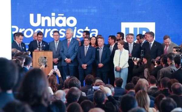 Nova federação partidária deve forçar Lula a reformar seu ministério