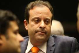 Líder diz que não há votos necessários para aprovar distritão