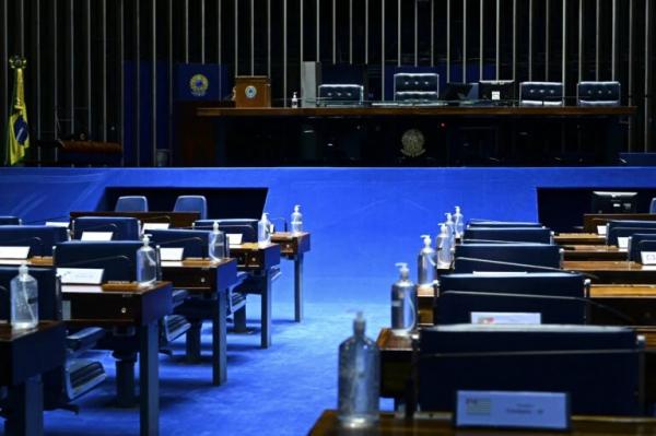Senado aprova projeto que reduz prazo de inelegibilidade na Lei da Ficha Limpa