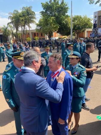 Gerson Claro recebe Medalha do Mérito