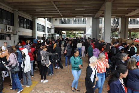  Roupas apreendidas viram solidariedade no primeiro Bazar Legal do TJMS
