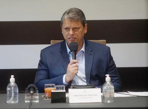 Tarcísio ordena mobilização total para encontrar assassinos de ex-delegado