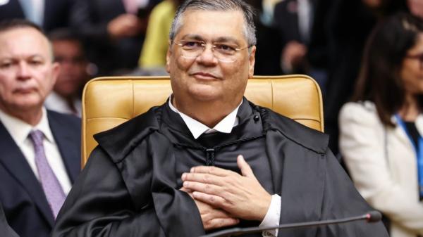 Dino processa idoso por críticas feitas em grupo de WhatsApp