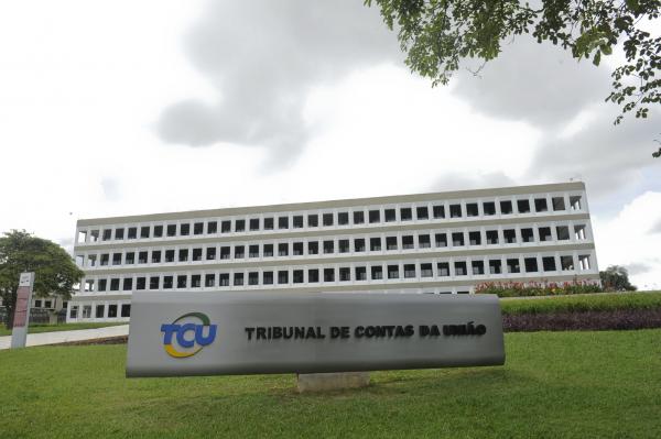 Farra de viagens no governo Lula chega ao TCU
