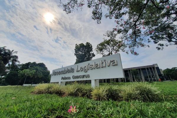 Seminário, prestação de contas da saúde e solenidade movimentam a ALEMS