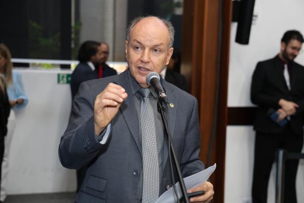 Mochi apresenta relatório sobre falhas no serviço de emergência 190 e 193