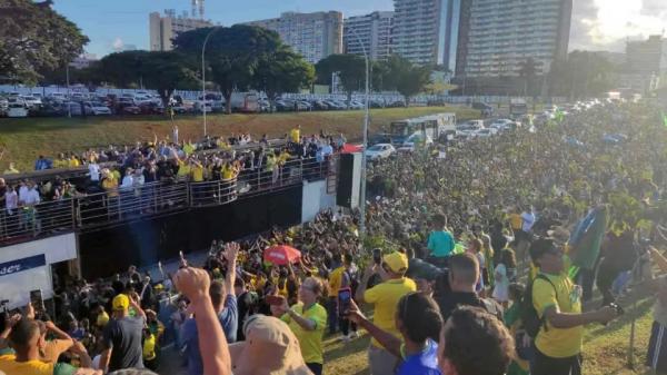 Direita faz ato por anistia na Esplanada dos Ministérios