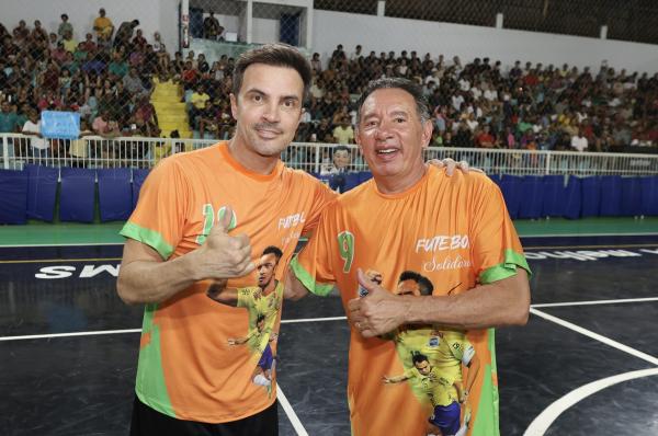 Gerson Claro participa do Futebol Solidário em Miranda ao lado do craque Falcão