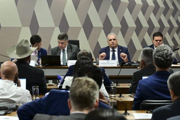 Dupla criou 4 entidades que levaram R$714 milhões dos aposentados