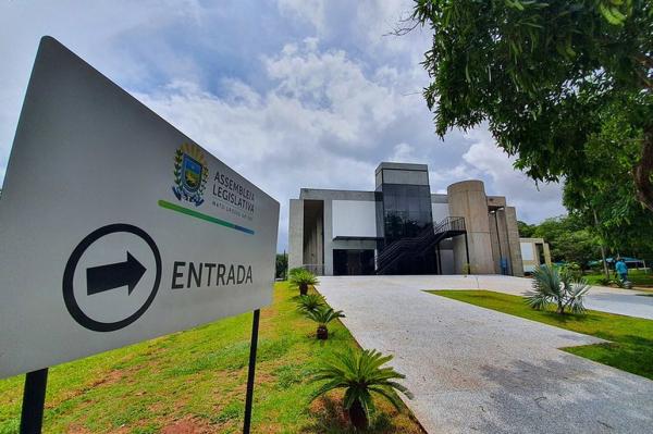 Sessão solene, posse de nova Frente e CCJR extraordinária estão previstas