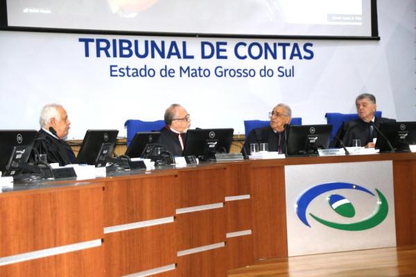 Conselheiro Jerson Domingos se despede do TCE presidindo a Sessão do Pleno