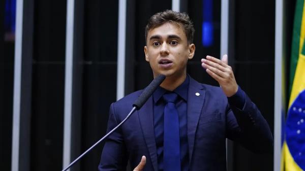 Nikolas Ferreira chama atenção para últimas decisões do STF
