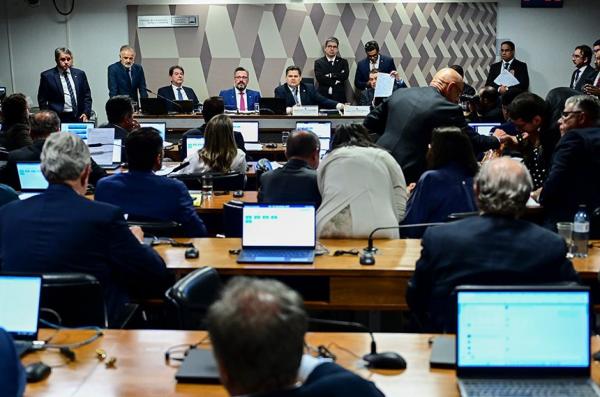 CCJ votará amanhã novas regras para impeachment de ministros do STF