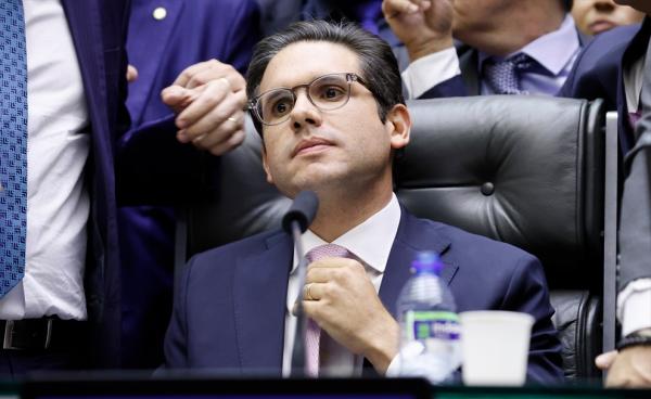 Motta entrega a Lula e STF cabeças de 3 bolsonaristas