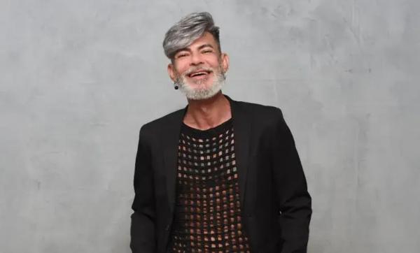 Estilista de MS transforma crochê em moda autoral