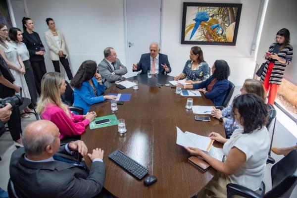 Protocolo #TodosPorElas reforça atuação conjunta pela educação e enfrentamento à violência