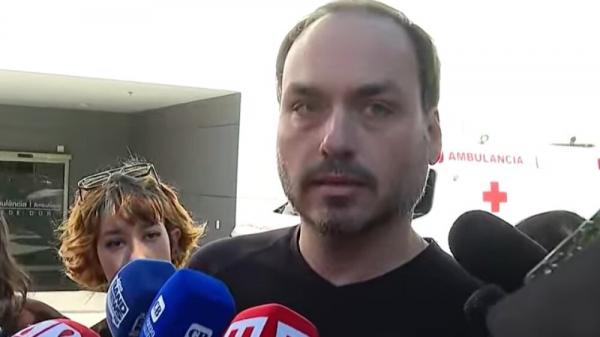 Carlos desabafa após medidas de segurança durante cirurgia de Bolsonaro