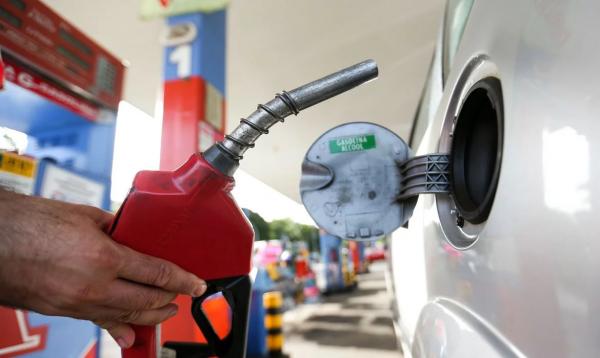 Etanol lidera alta dos combustíveis em dezembro