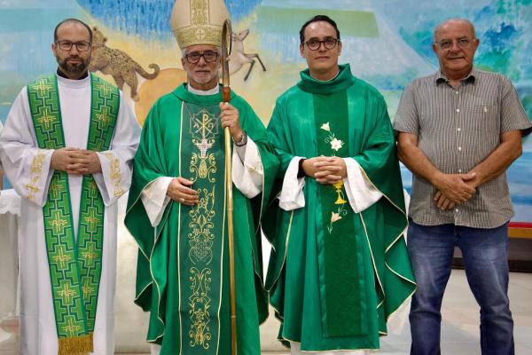 Dom Otair empossou padre Fabrício na paróquia de Rio Verde 