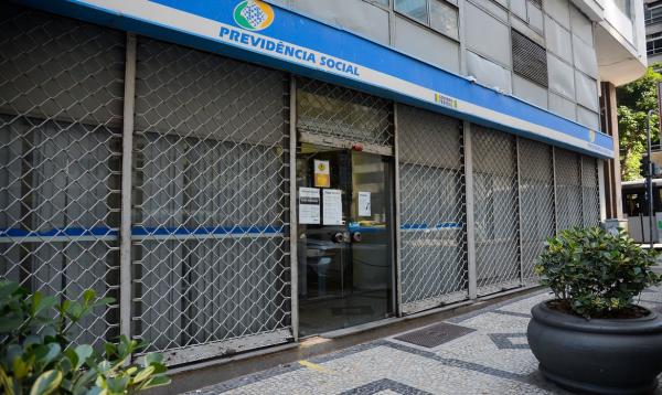 Agências do INSS fecham para manutenção de sistemas da Previdência