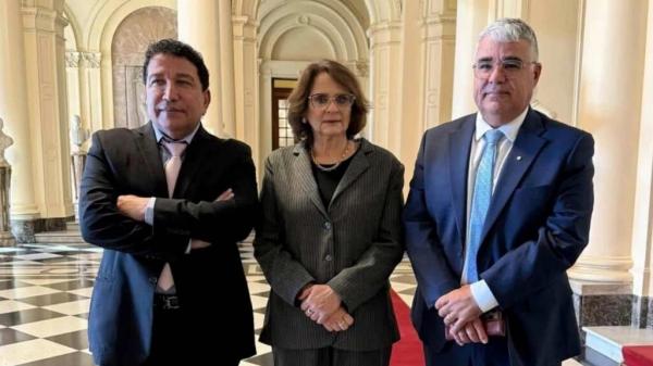 Senadores reforçam pedido de impeachment de Toffoli