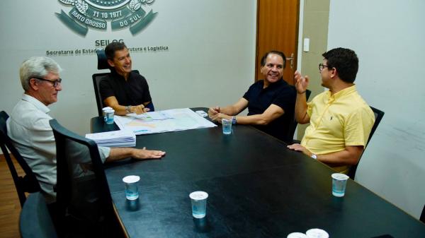 Coronel David articula na Seilog pavimentação em bairros de Aparecida do Taboado