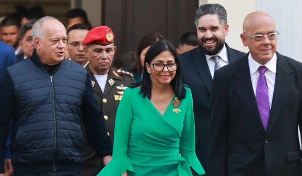 Governo Lula chama vice-ditadora da Venezuela de ‘presidenta’