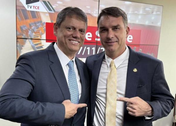 ‘Vamos apoiar o candidato do PL’, diz Tarcísio sobre Flávio