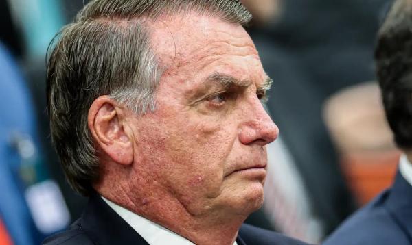 Bolsonaro tem piora no estado de saúde