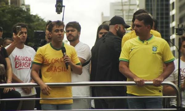 Em ato na paulista Nikolas diz que destino de Moraes é a 