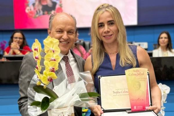 Mochi homenageia a Dra Tatiana Dias de Oliveira Said com Troféu Celina Jallad