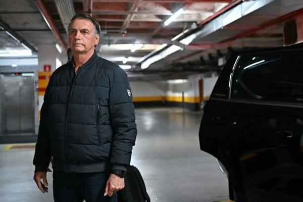 Médicos preveem alta de Jair Bolsonaro até sexta-feira
