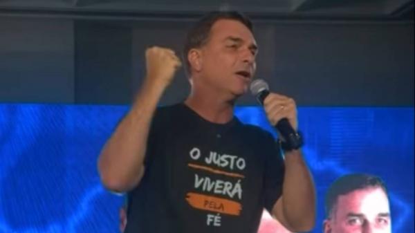 ‘O lado de lá não tem limites de fazer o mal’, diz Flávio